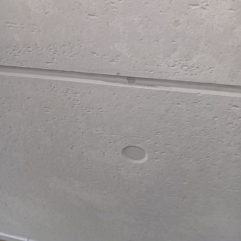 開けた穴を補修したあとの様子