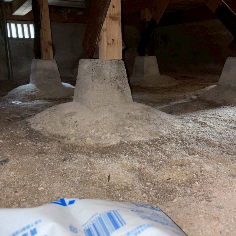 調湿材を設置する前の床下の様子