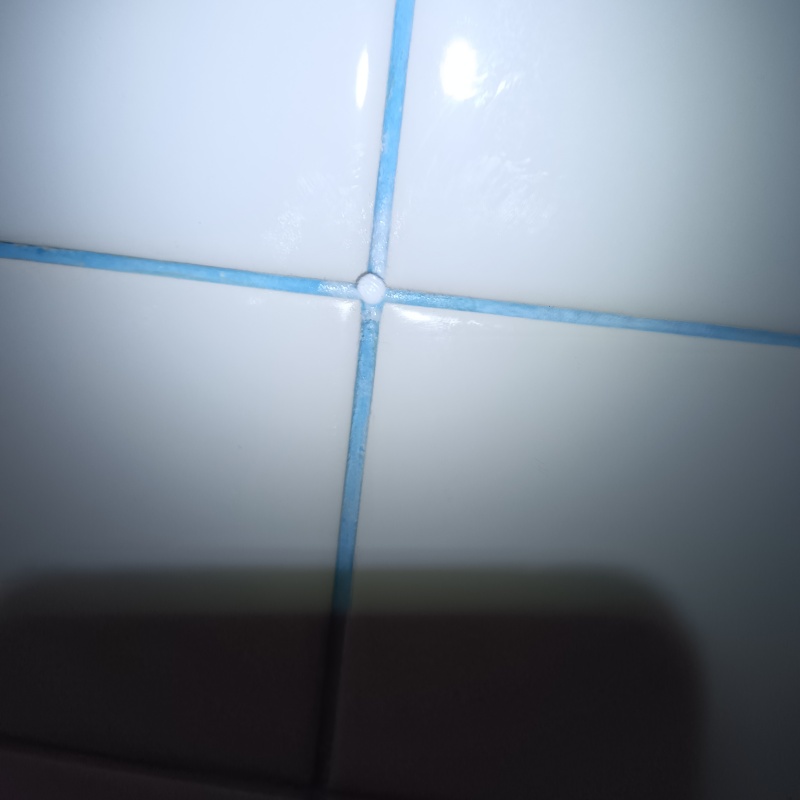 開けた穴を修復した様子