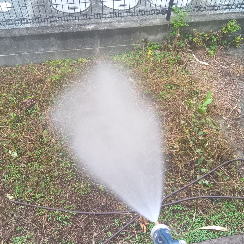 建物外周の土壌に防蟻剤を散布