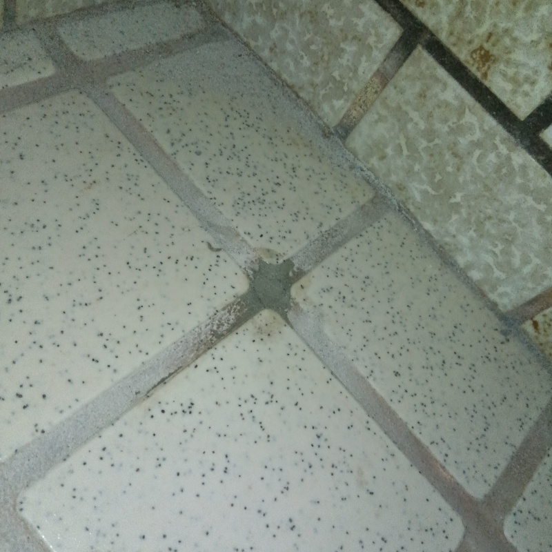 施工後に穴をきれいに補修