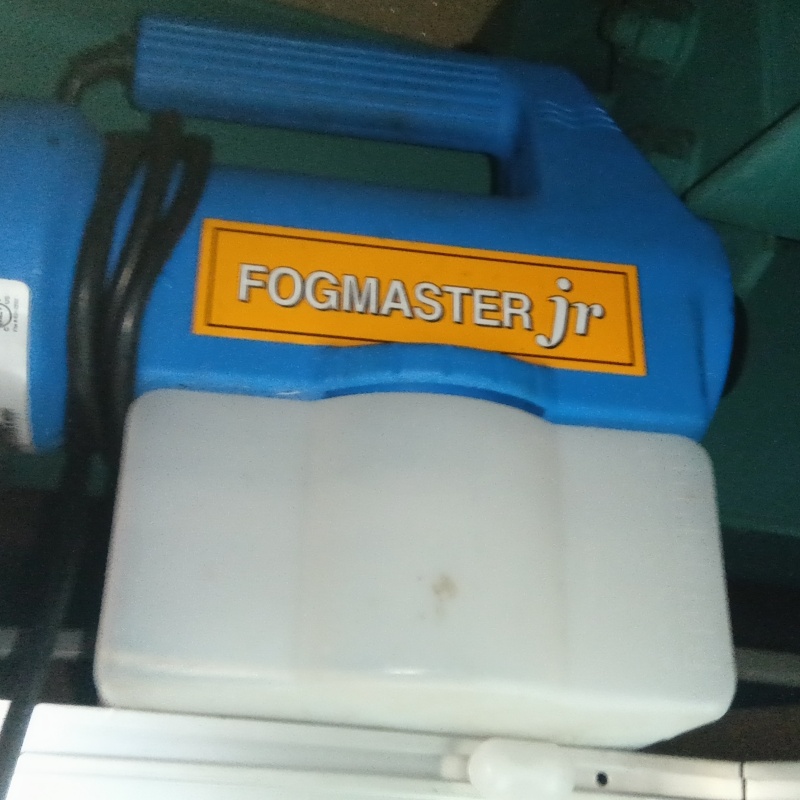 噴霧器で除菌剤を散布