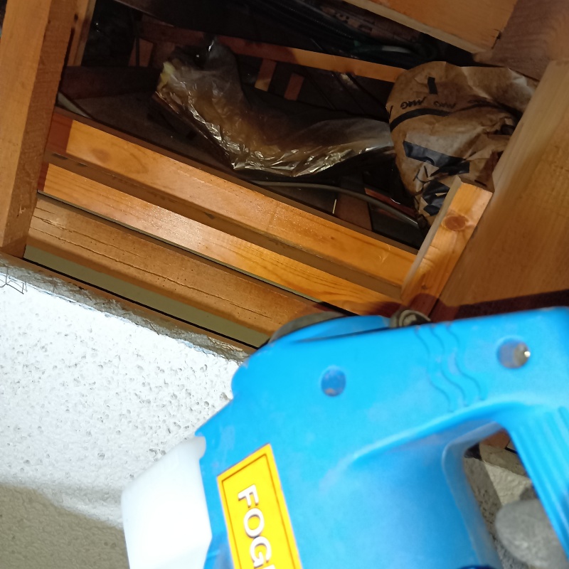 噴霧器で除菌剤を散布