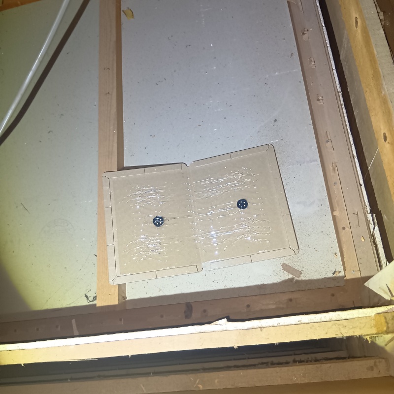 粘着シートを設置