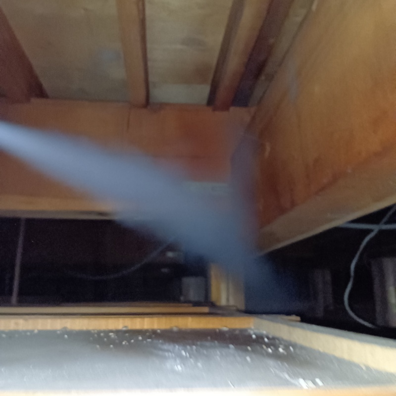 殺虫剤をスプレー