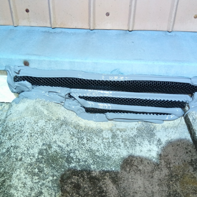 基礎部分のすき間を封鎖