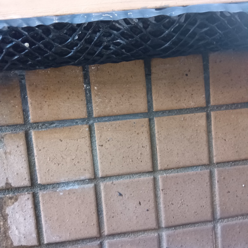 外壁のすき間を封鎖