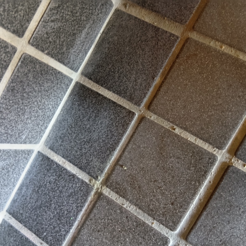 開けた穴を修復した様子