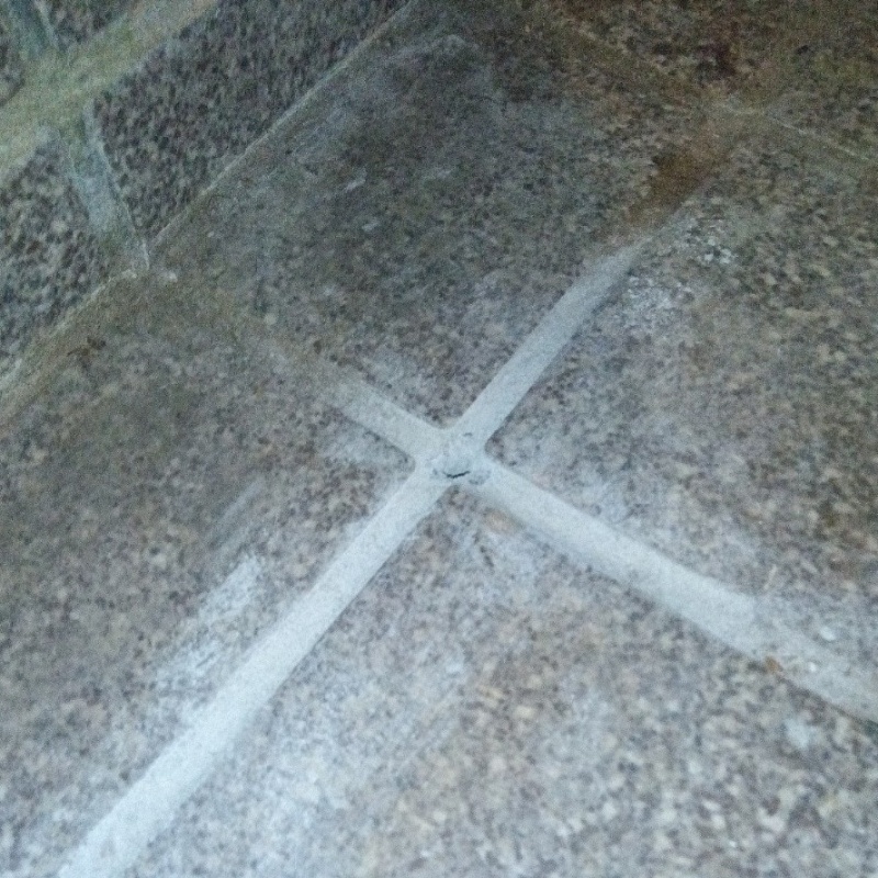 開けた穴を補修