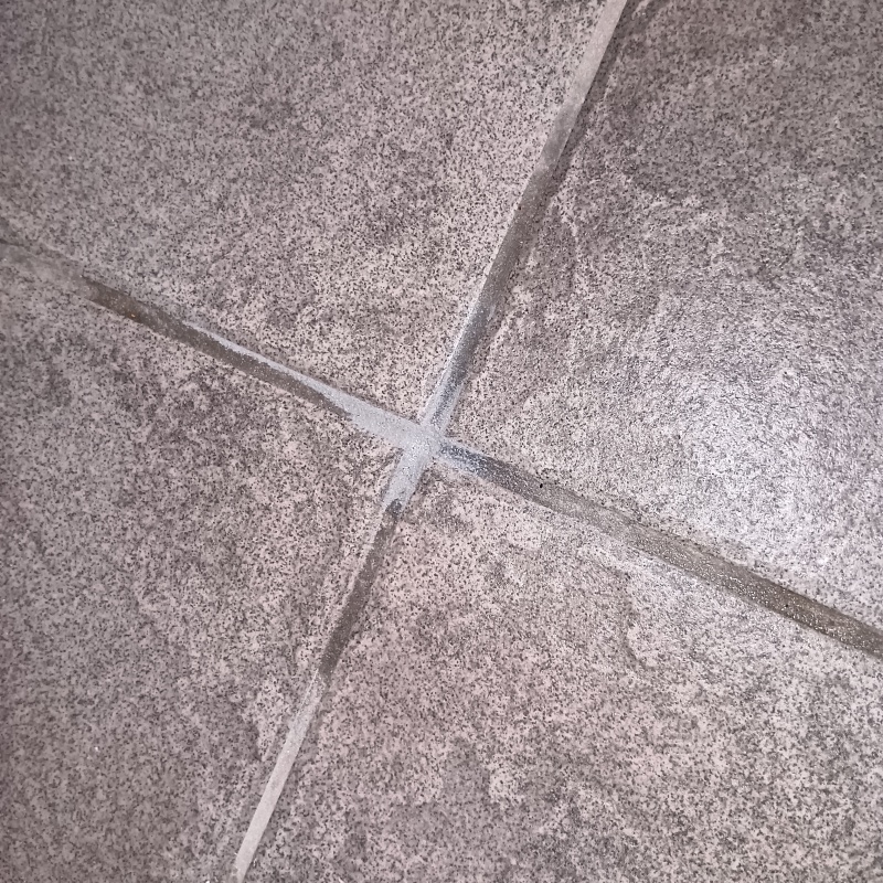 開けた穴を補修したあとの様子