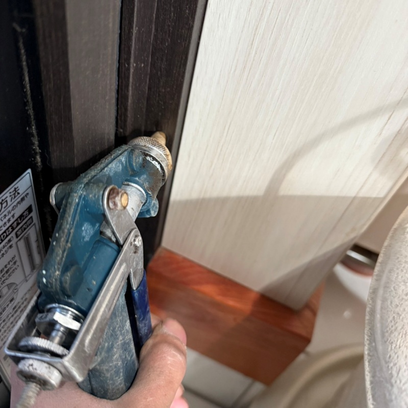 壁内部に直接防蟻剤を注入