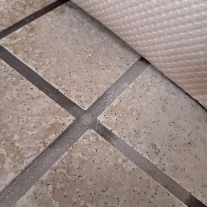 開けた穴を補修したあとの様子