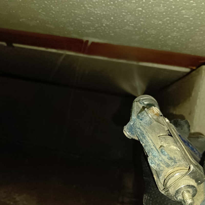 床下木材・断熱材に防蟻剤を散布