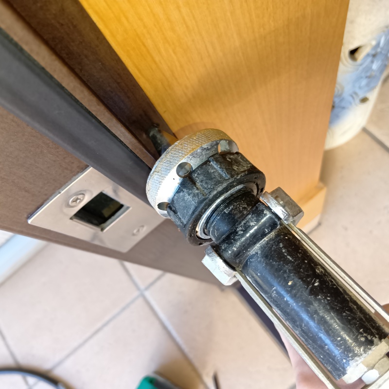 壁内部に直接防蟻剤を注入