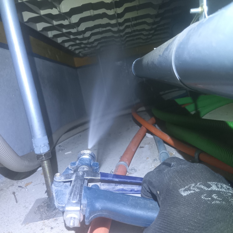 築年数14年のシロアリ予防の施工事例（大阪府枚方市楠葉中町）