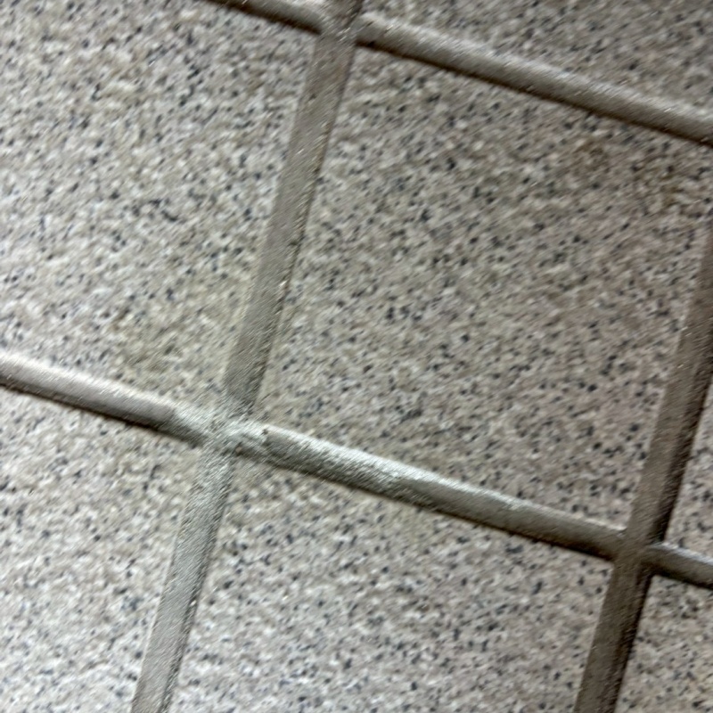 開けた穴を修復した様子