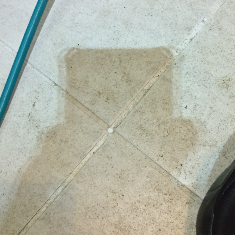 開けた穴を修復した様子