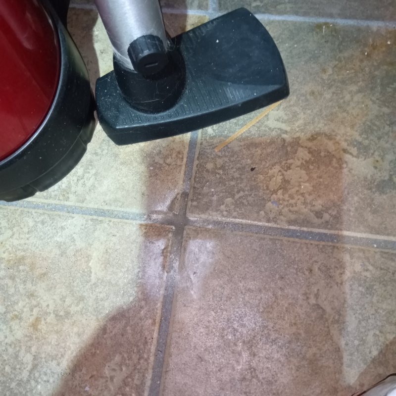 開けた穴を修復した様子