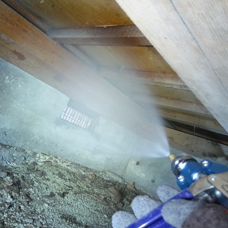 シロアリ予防の施工事例（山梨県大月市賑岡町強瀬）