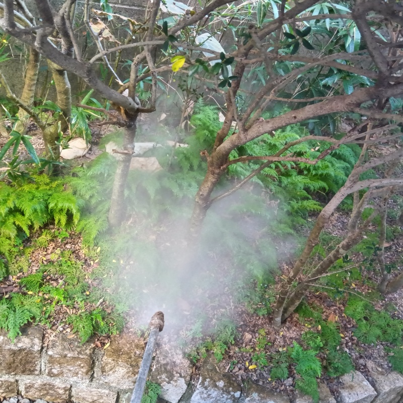 建物外周の土壌に防蟻剤を散布