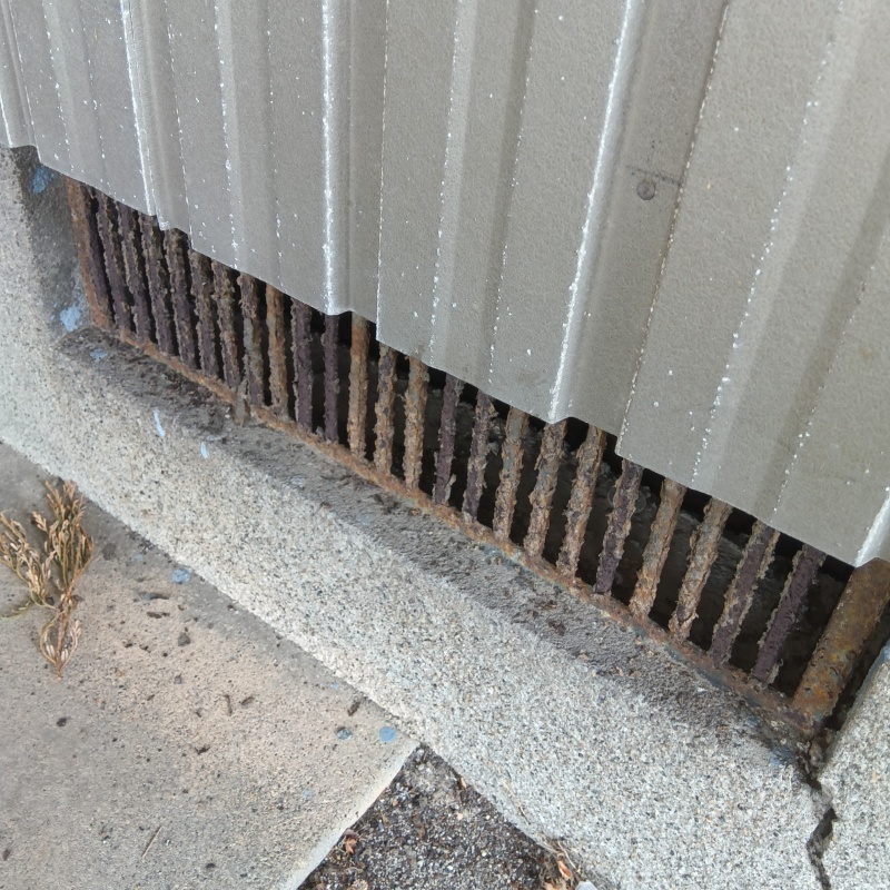 侵入口になっていた床下換気口