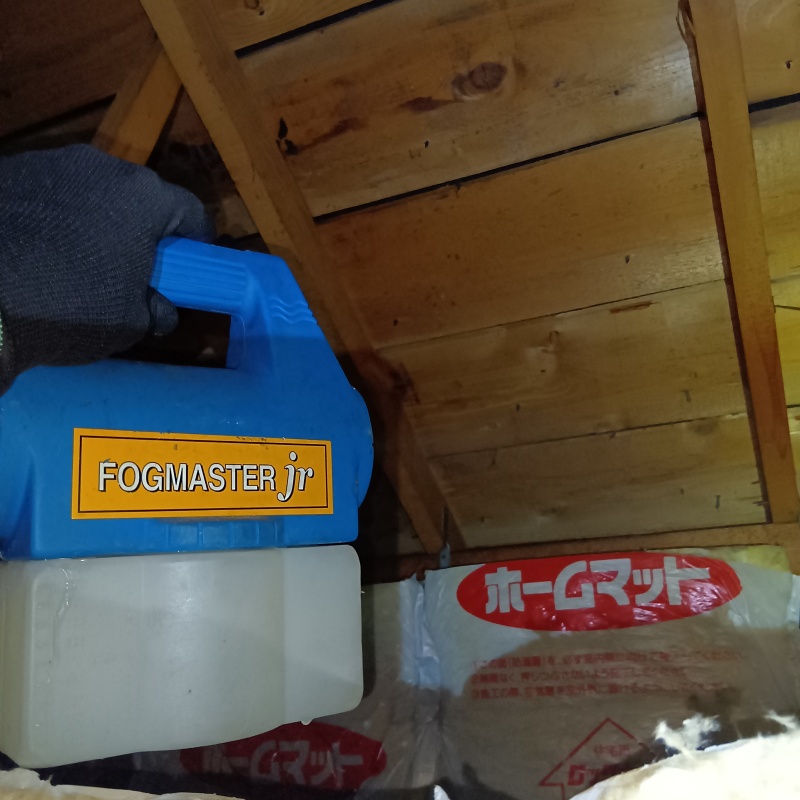 噴霧器で除菌・消臭剤を散布