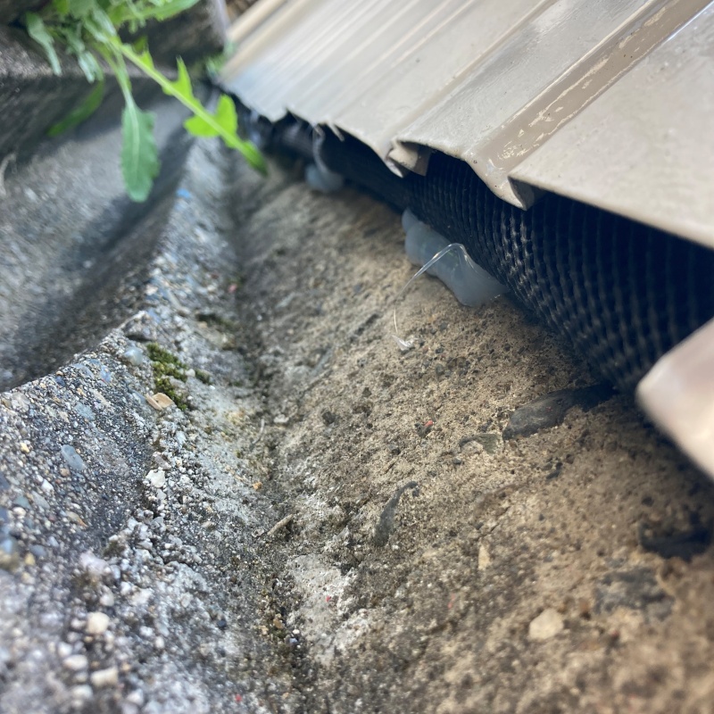 トタンと外壁のすき間を封鎖