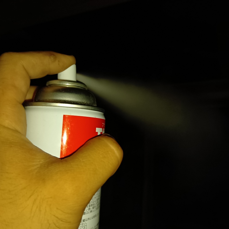 殺虫剤を散布