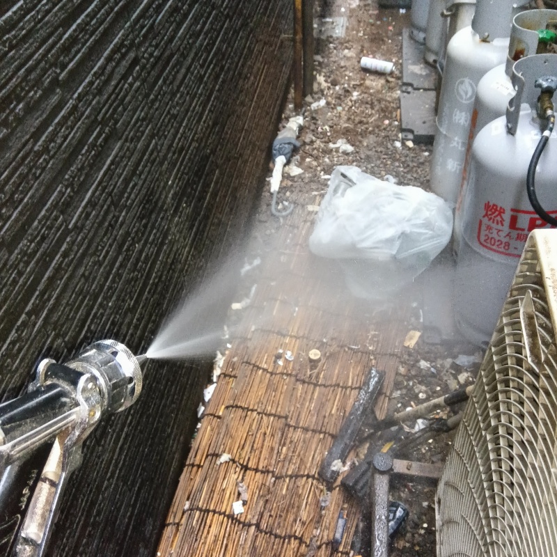除菌剤を散布