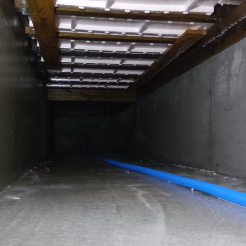 地面・基礎に防蟻剤を散布した様子