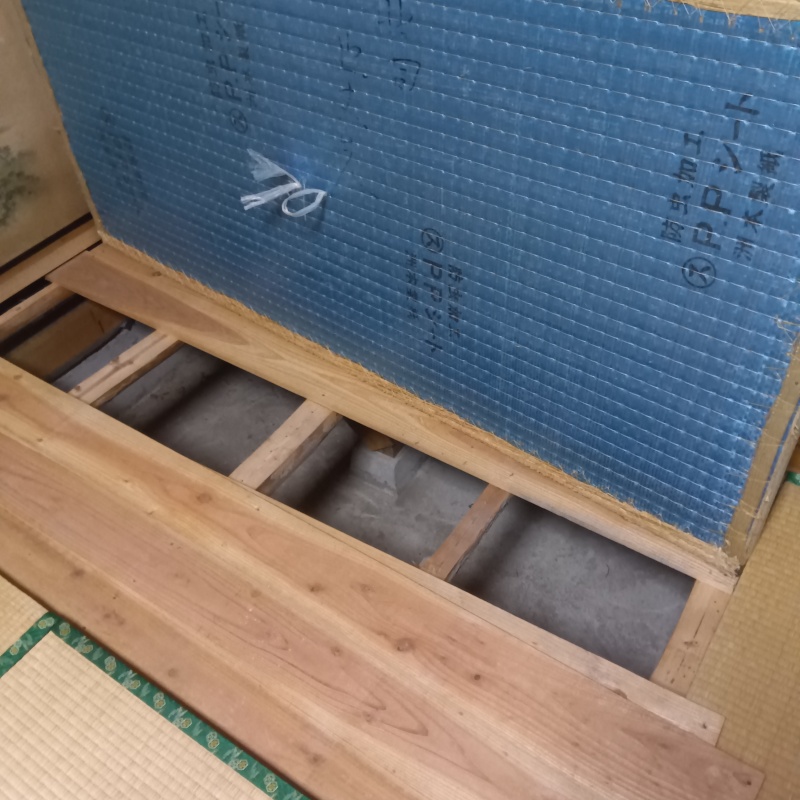 畳下の開口部