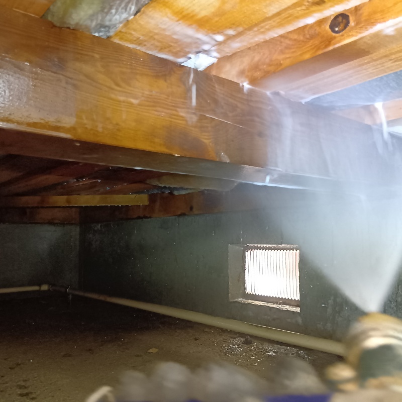 築年数31年のシロアリ駆除の施工事例（山梨県上野原市コモアしおつ）