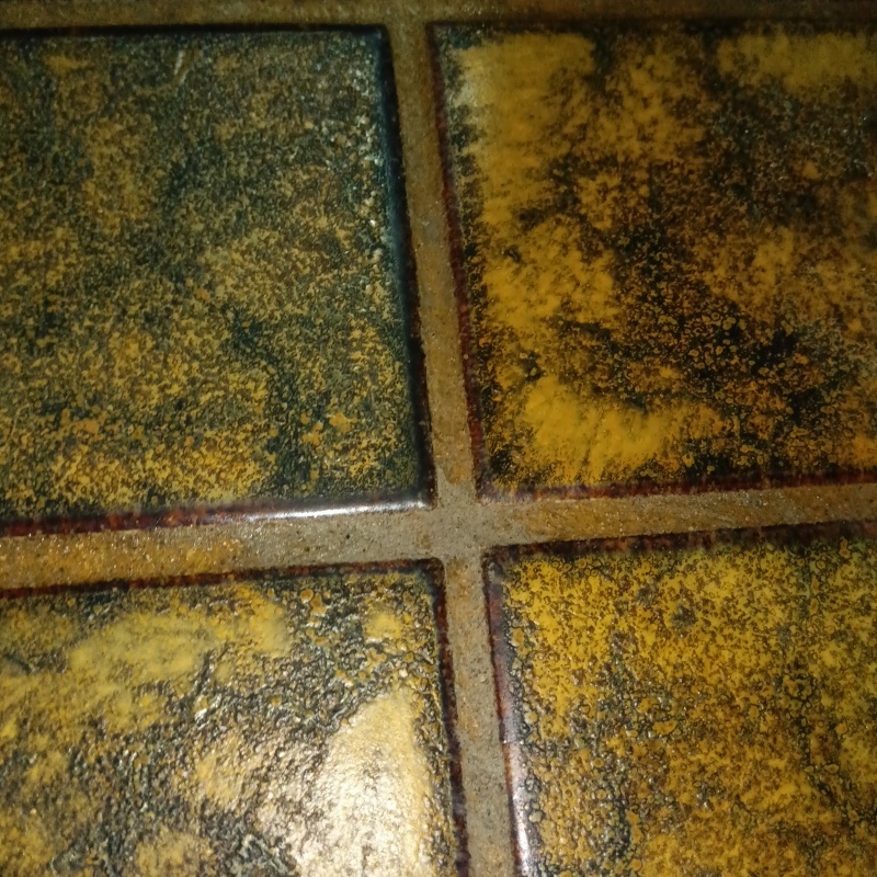 開けた穴を修復した様子