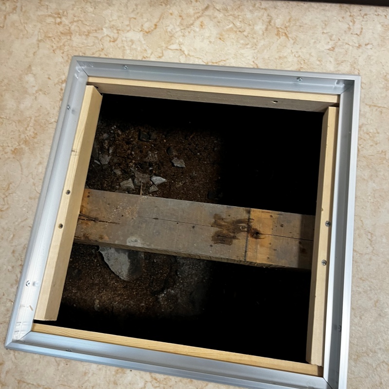 新たな点検口を作成