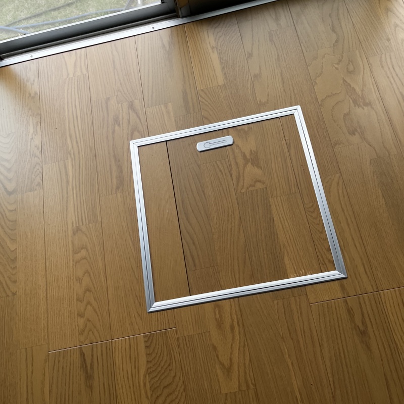 床下点検口を作成した様子
