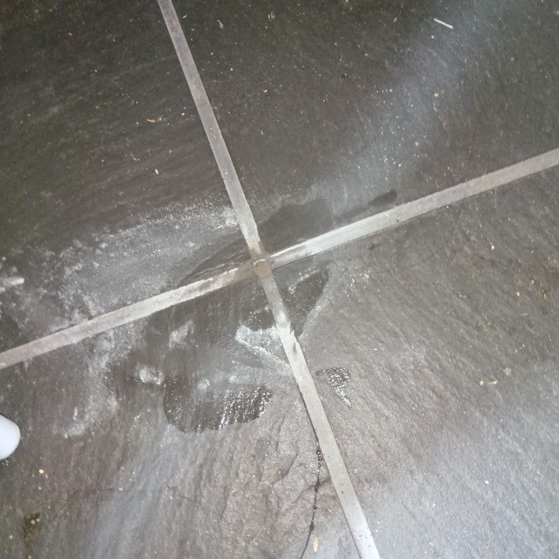 穿孔処理の穴をふさいだ様子