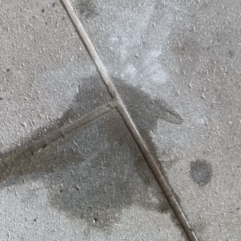 開けた穴を修復した様子