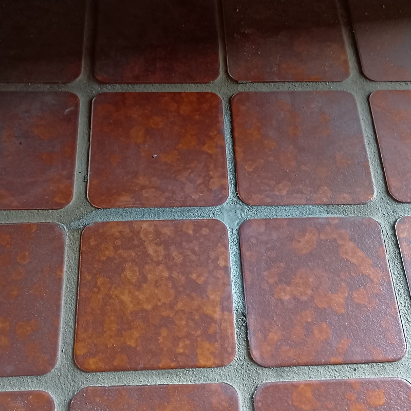 開けた穴をきれいに補修