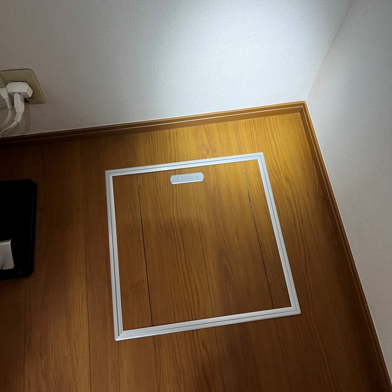 新設した床下点検口