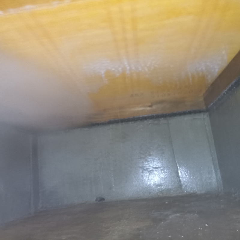 床下の土壌・基礎に防蟻剤を散布