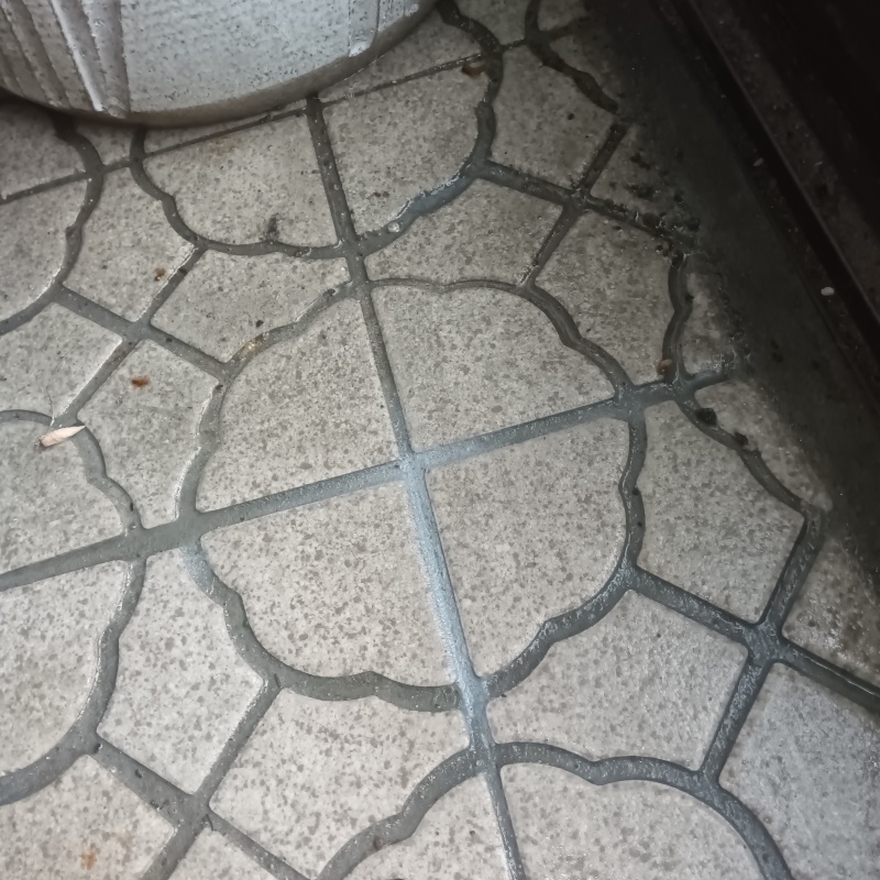 開けた穴を自然な形で補修