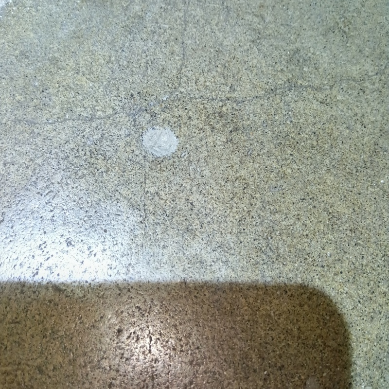 開けた穴を補修したあとの様子