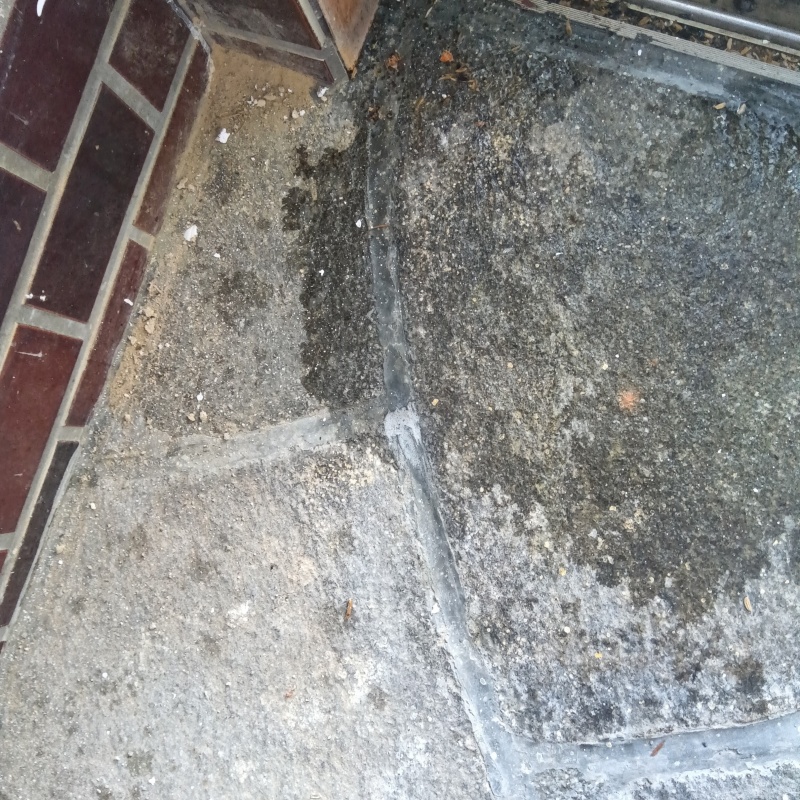 穿孔処理の穴をふさいだ様子