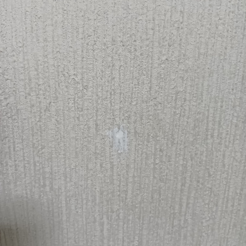 開けた穴を補修したあとの様子