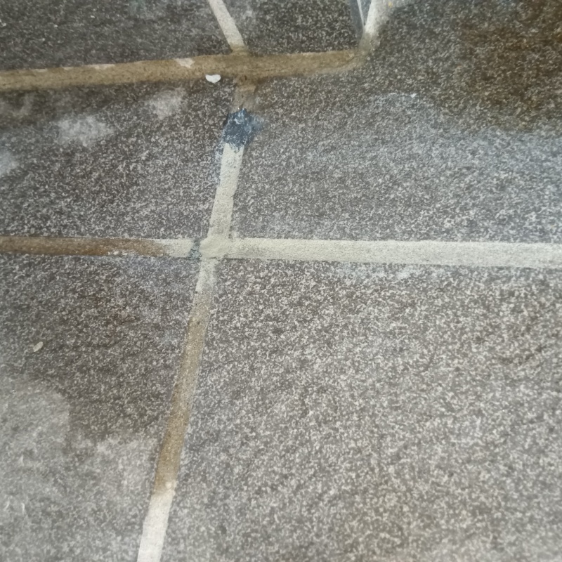 穿孔処理の穴をふさいだ様子