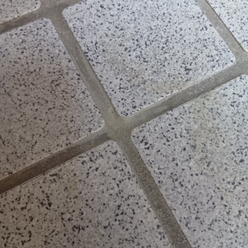 開口部にモルタルで補修