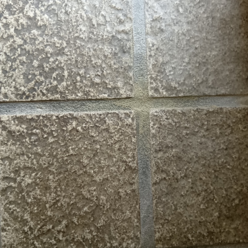 開けた穴をきれいに補修