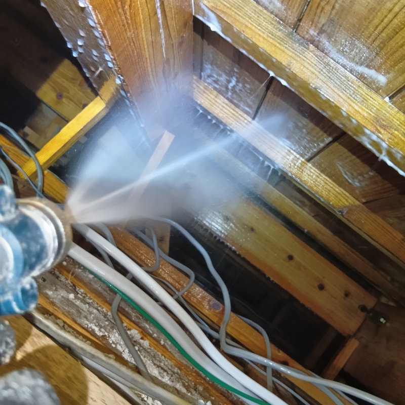 築年数35年のシロアリ駆除の施工事例（鹿児島県鹿屋市東原町）