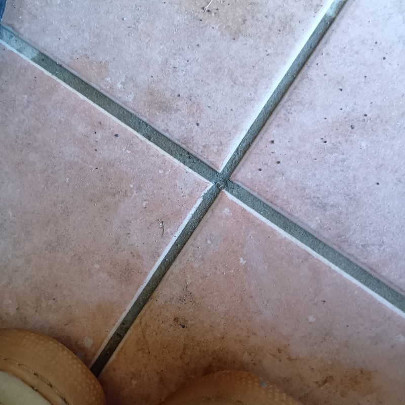 開けた穴を修復した様子