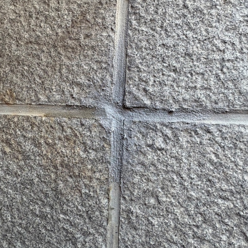 開けた穴を修復した様子